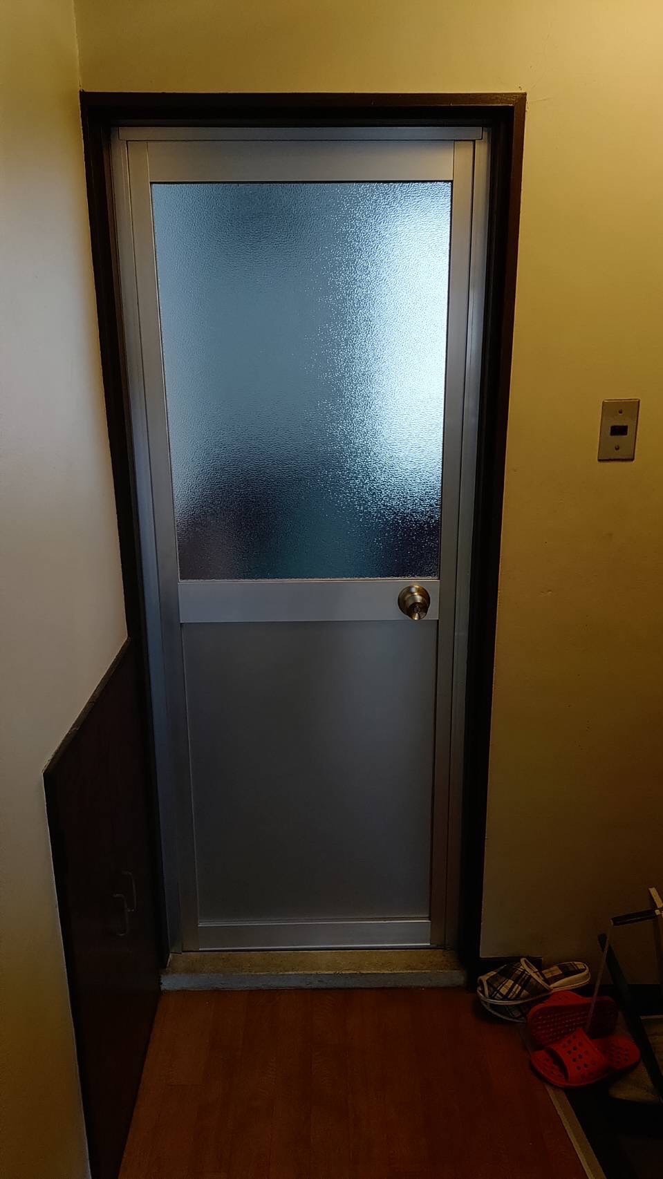 浴室ドア交換工事 浴室ドア　工事後